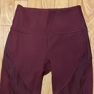 Woman's Lululemon Maroon Leggings Size 4